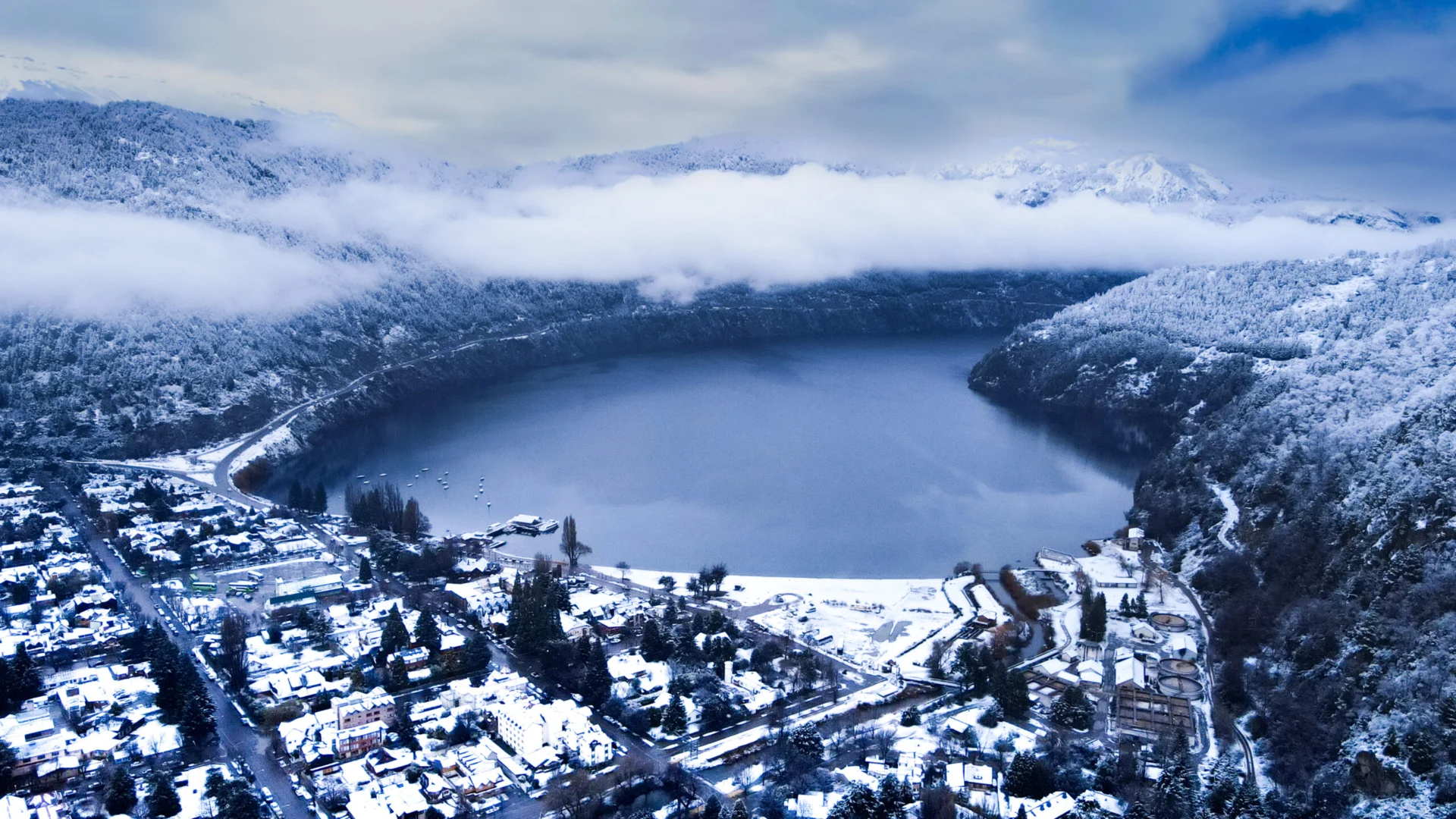 El lago nevado desde el aire