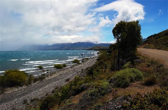 Huechulafquen y Volcán Lanín