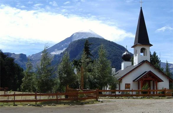 Huechulafquen y Volcán Lanín