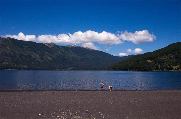 Huechulafquen y Volcán Lanín