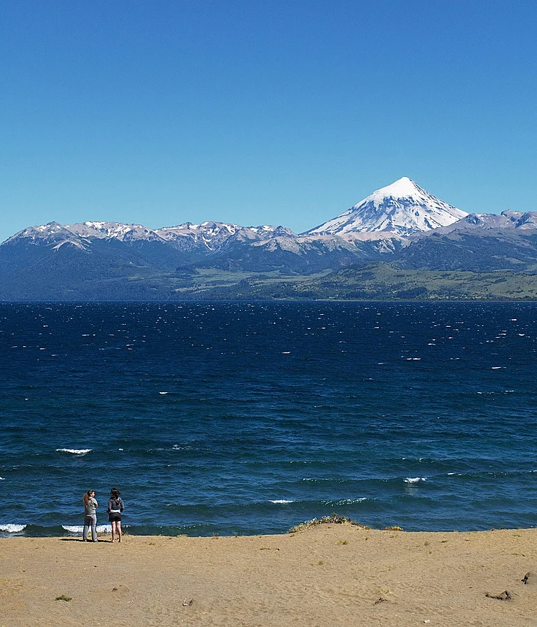 Huechulafquen y Volcán Lanín