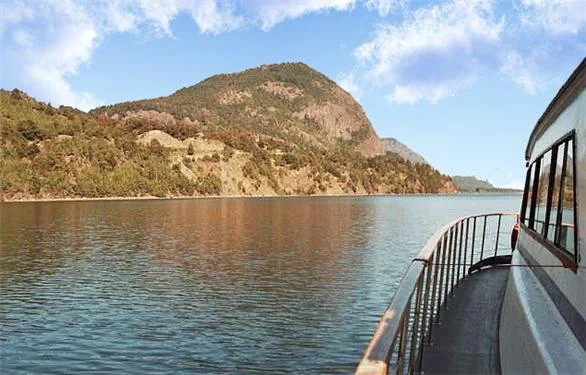 Navegación por el Lacar