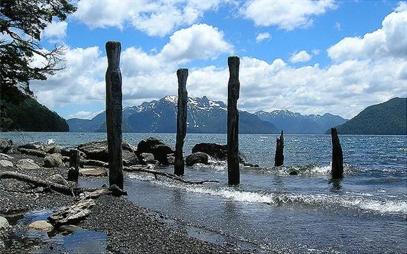 Lago Tromen y Volcán Lanín