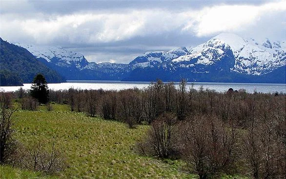 Lago Tromen y Volcán Lanín