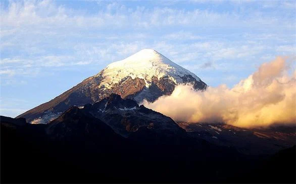 Lago Tromen y Volcán Lanín
