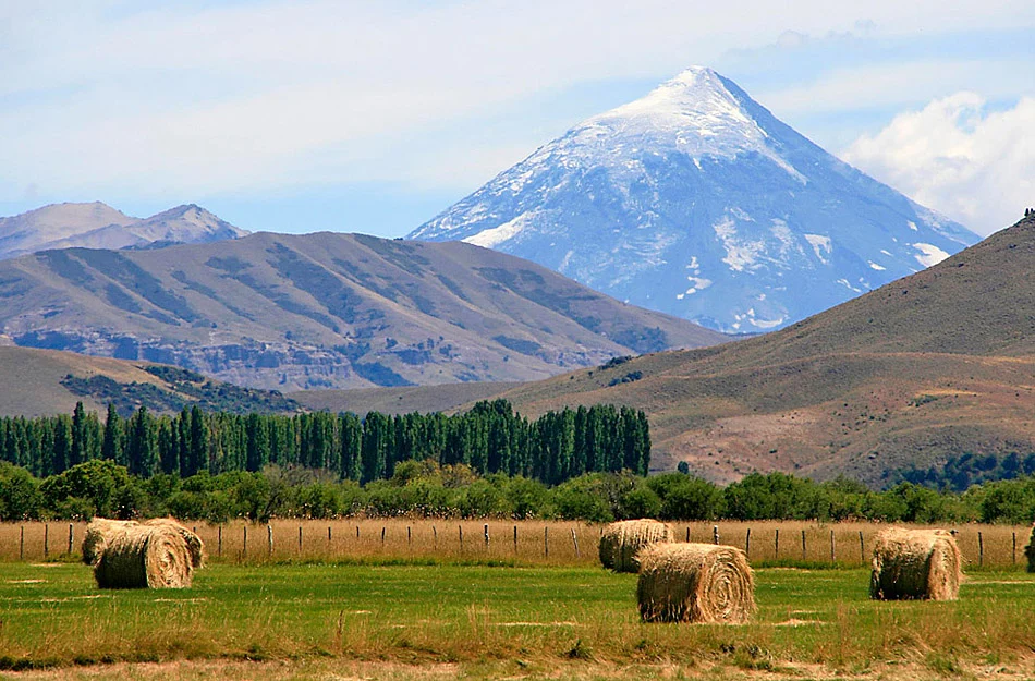 Lago Tromen y Volcán Lanín