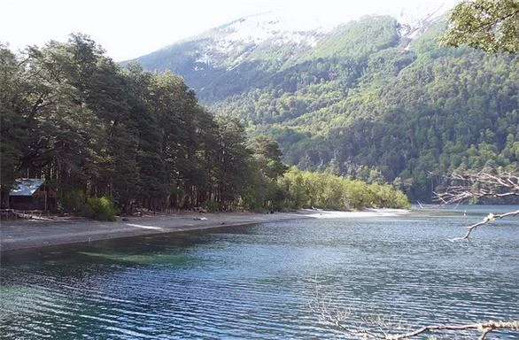Lago Curruhué y Lahuen-co, Termas de Epulafquen