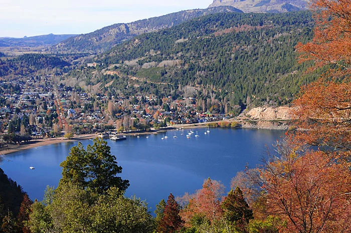 Costanera del lago Lácar